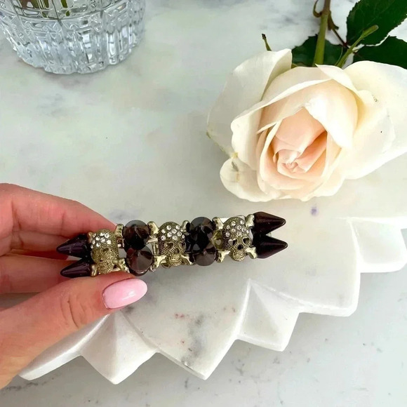 𝅺NWT skull and‎ spike bracelet - Picture 1 of 3